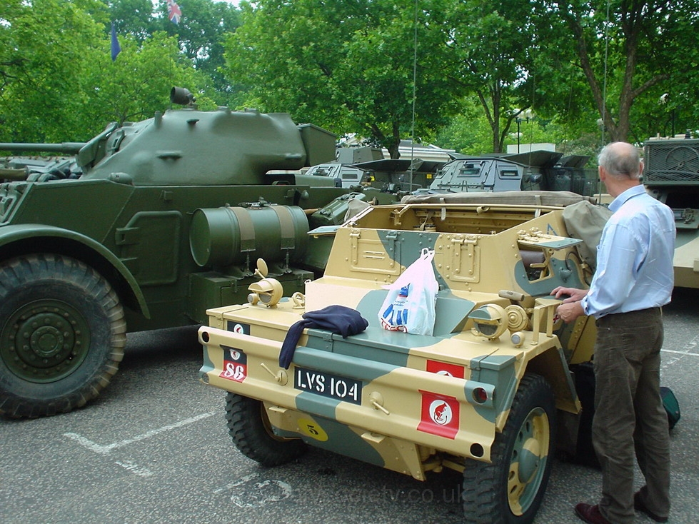 The_Vehicles_AE.JPG